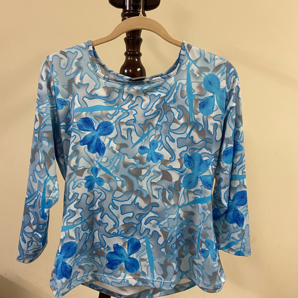 Chandler Hill Blue floral long sleeve top , Women’s size Large